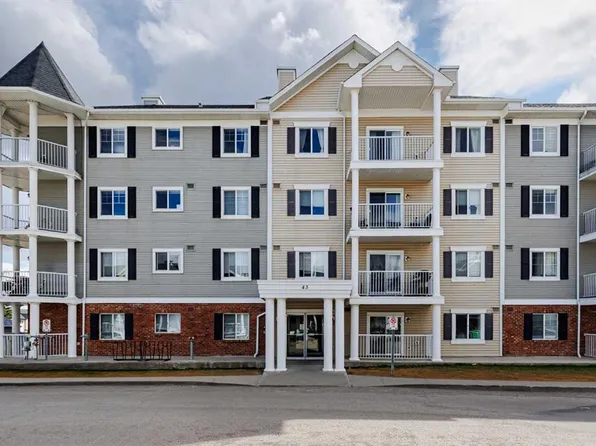 43 N Country Village Ln NE #2314, Calgary, AB T3K 0G2