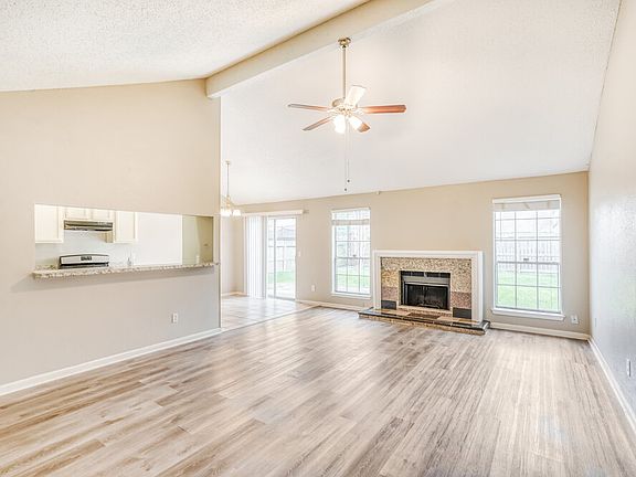 4th image of 12214 Flaxen Dr
