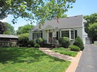 335 S Chase Ave, Lombard, IL 60148