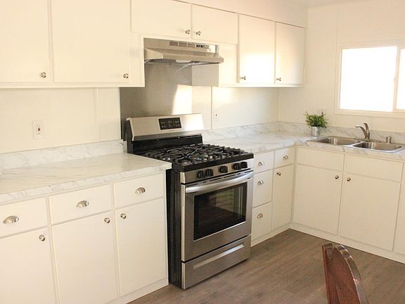 3rd image of 189 Hawaii Cir #189