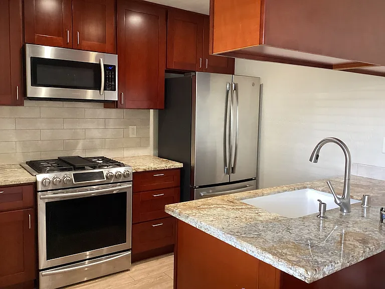 4330 Diamond St #1 — Photo 3