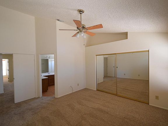 5th image of 2750 W Wagon Wheel Dr