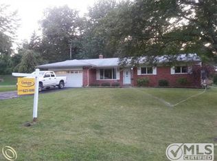 6199 Snow Apple Dr, Clarkston, MI 48346