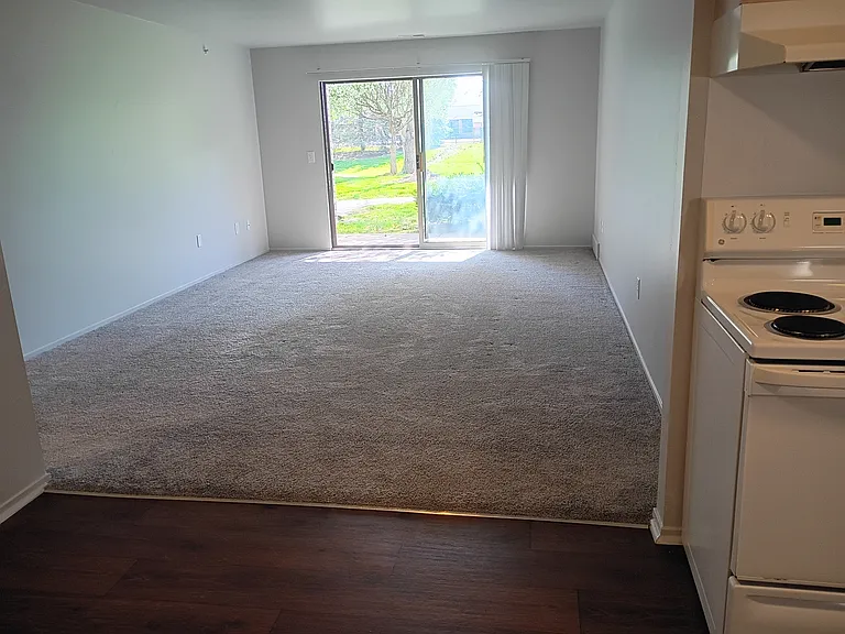 Prentiss Pointe Apartments — Photo 111