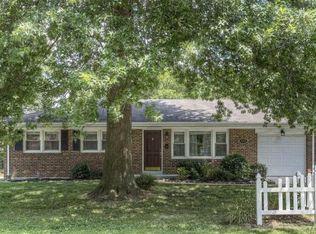 1254 Willow Creek Ln, Saint Louis, MO 63119