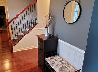 1721 White Oak Dr, Algonquin, IL 60102