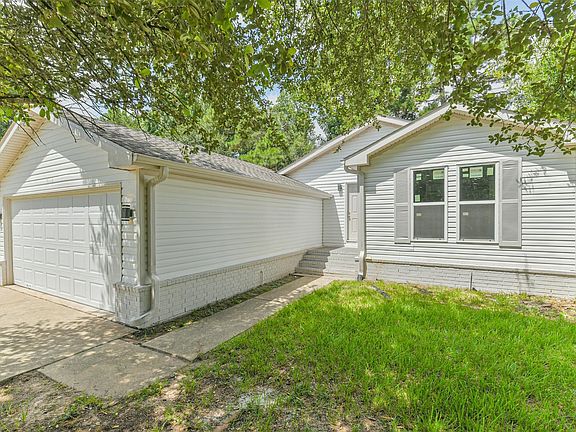 3rd image of 16222 Wild Oak Ln