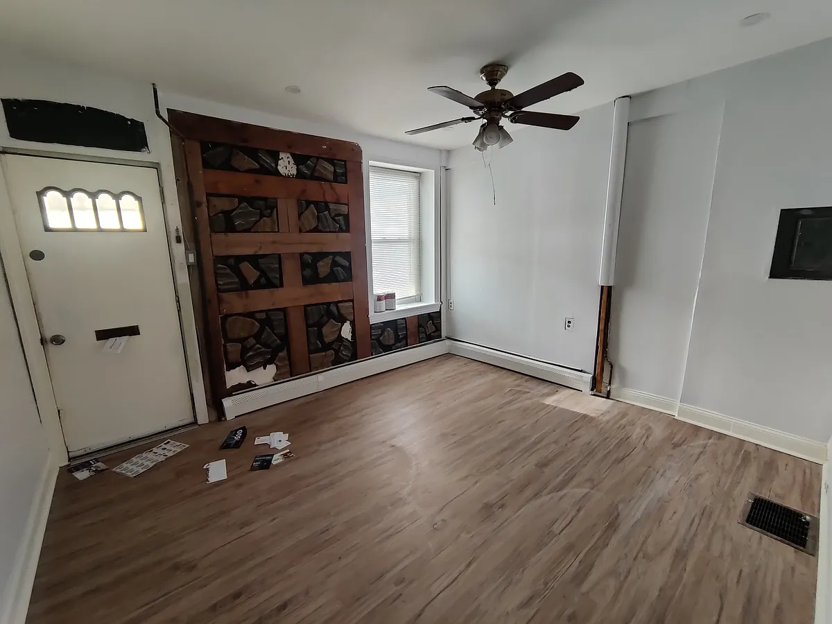 Building Photo - 43 E Wood St