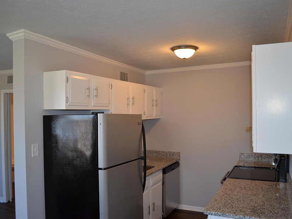 1st image of 10-609 E Inskip Dr #10