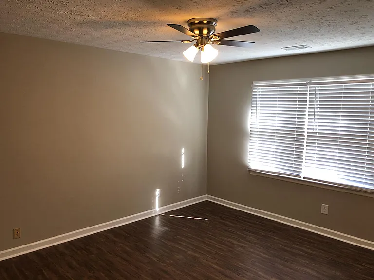4063 Stephanie Ct NW — Photo 10