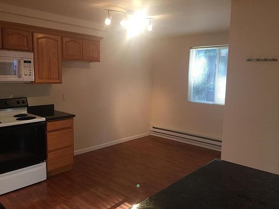 3rd image of 5620 168th St SW APT 5