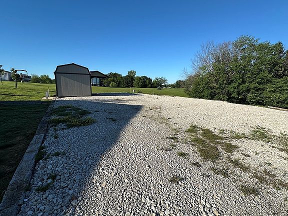 2nd image of 25060 Magnolia Rd