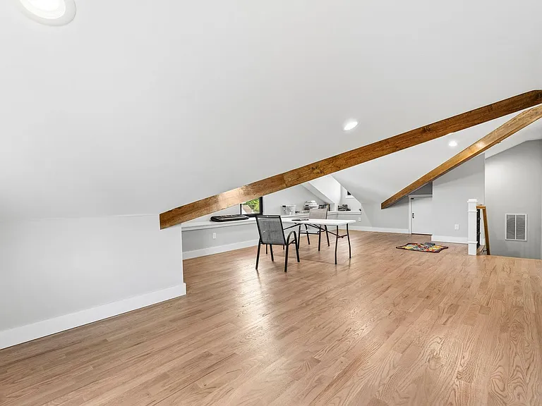 512 Knopf St — Photo 17