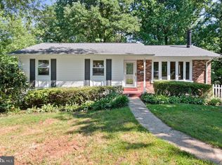 7922 E Rockglen Ct, Springfield, VA 22152