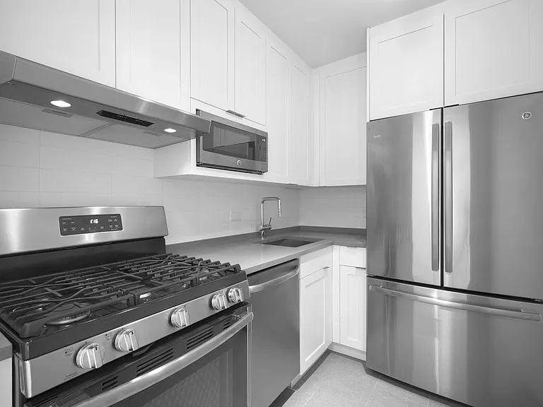 124 W 60th St #37-C — Photo 4
