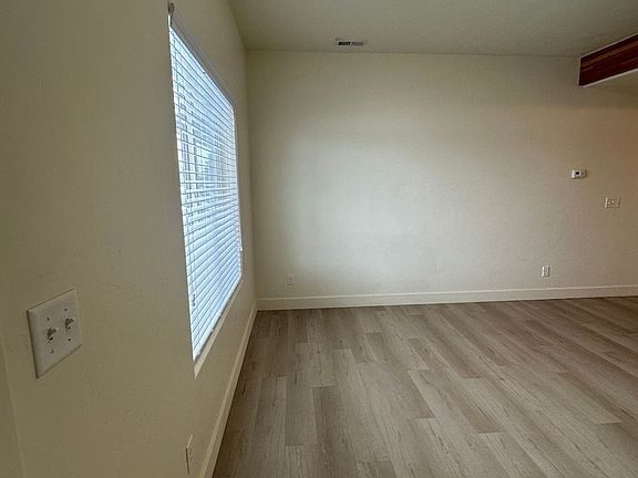 5th image of 446 W 6 S APT 503