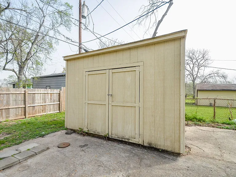 217 Owens St — Photo 20