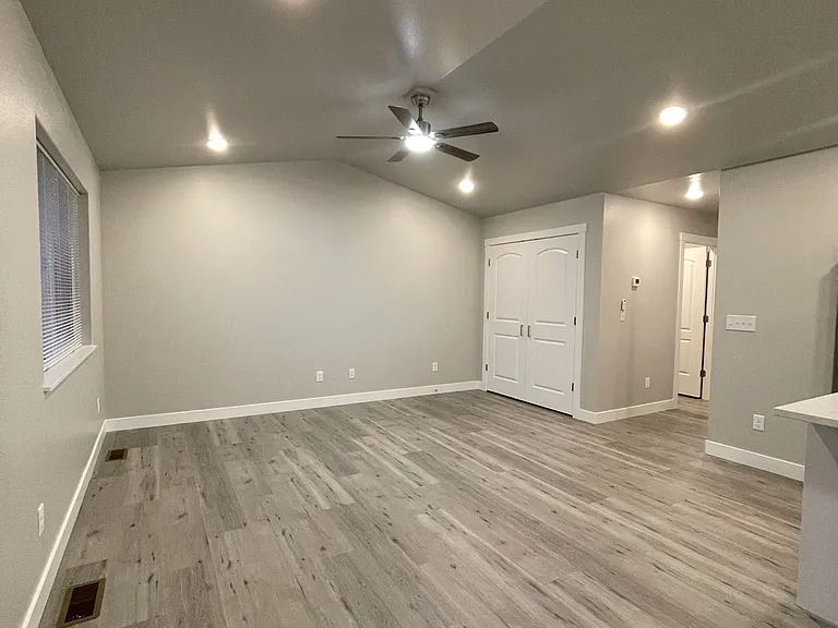 6150 W Karen St #2-4 — Photo 3