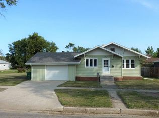 625 3rd St N, Carrington, ND 58421