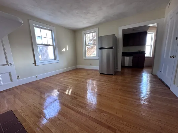 34 Trident Ave APT 3, Winthrop, MA 02152