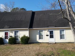 303 Meadows St #B, New Bern, NC 28560