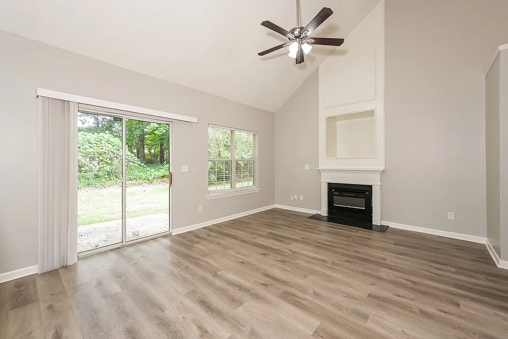 3 bed, 2.5 bath, 1544 sqft, $2,005 — Photo 4