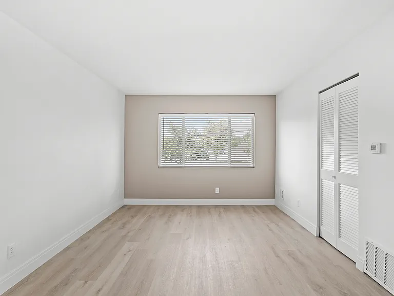 Solo Bedroom Solo Bedroom