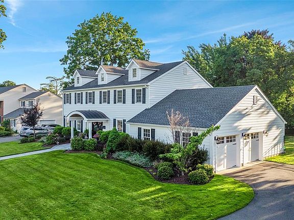 2nd image of 687 East Dr