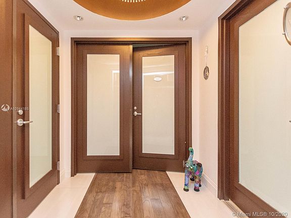 3rd image of 2845 NE 9th St APT 806