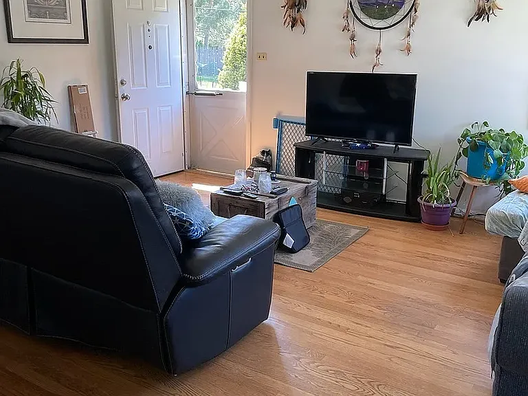 215-217 E Vermont St #215 — Photo 13