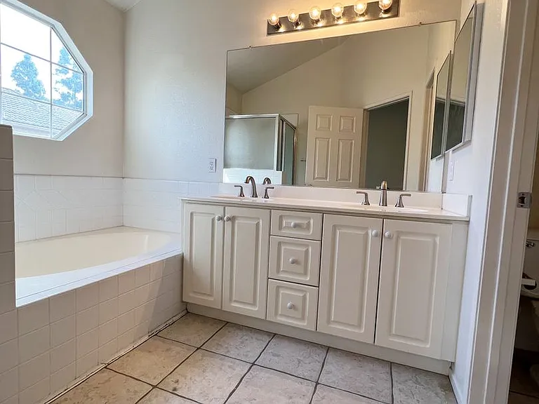 12625 El Camino Real #D — Photo 5