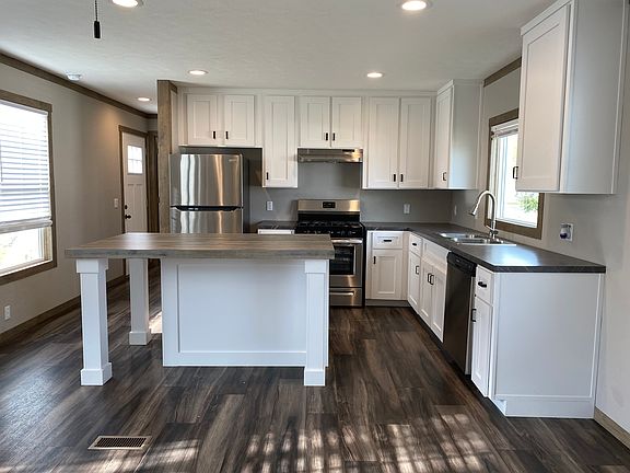 2nd image of 2101 SW 38th St #154