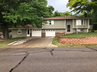 6 Sharps Ct, Eudora, KS 66025