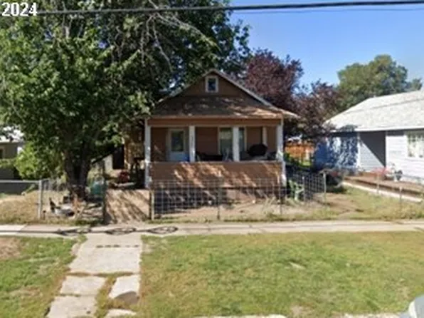 2002 N Greenwood St, La Grande, OR 97850
