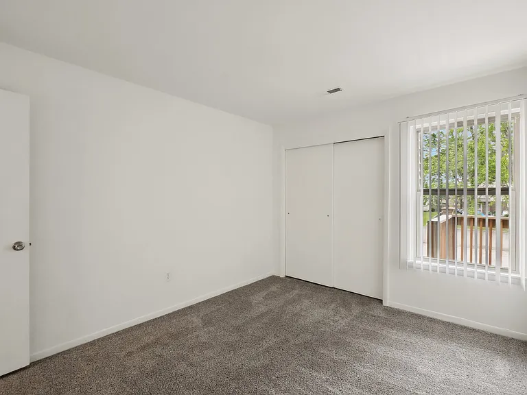 Kimberly Club Apartments — Photo 71