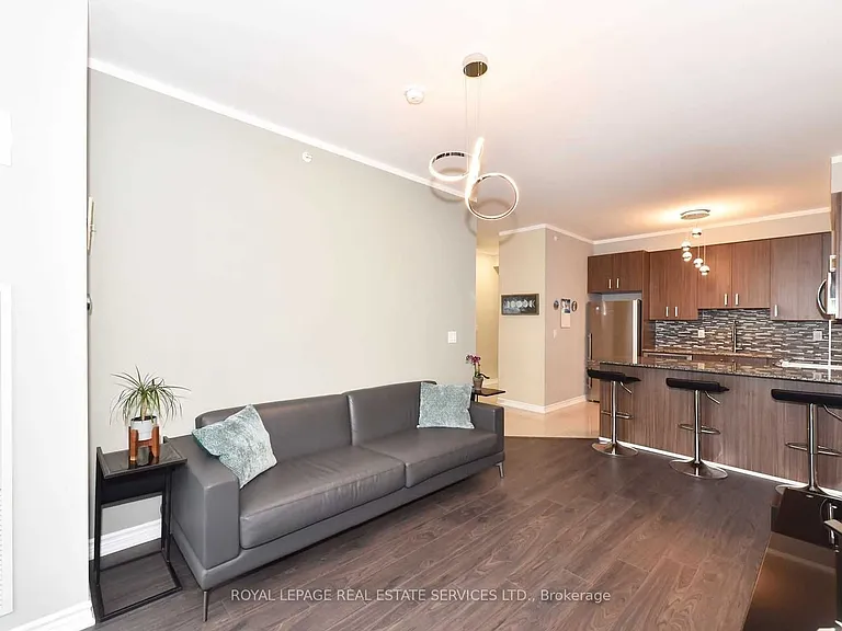 11611 Yonge St #306 — Photo 14