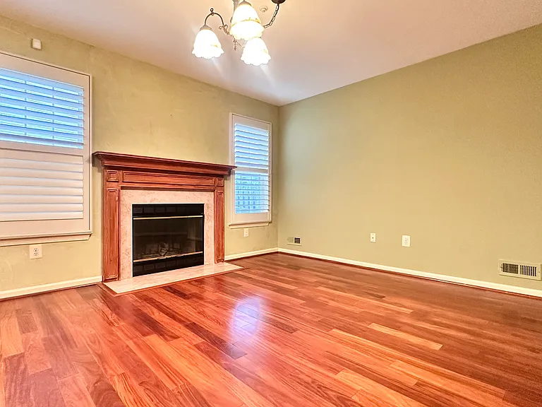 2607 Virginia Ln — Photo 6