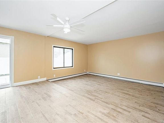 3rd image of 154 Edgewater Park #D