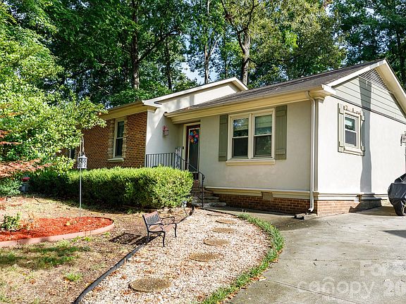 3rd image of 1740 Ashcroft Ln