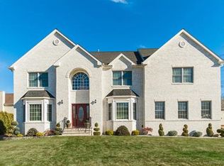 9 Rose Ct, Morris Plains, NJ 07950