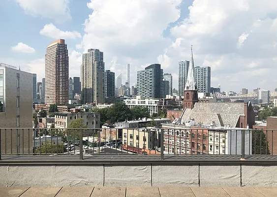 Rented by EXR | media 21