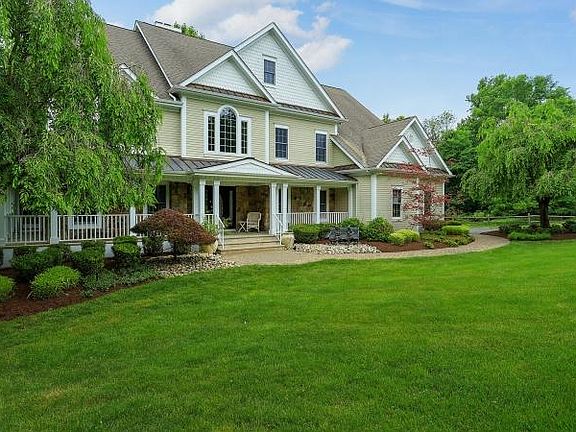2nd image of 4 Spencer Dr
