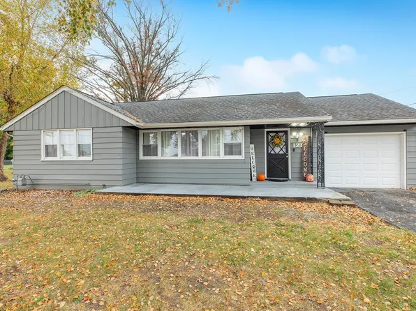 121 Virginia St, Brighton, IL 62012