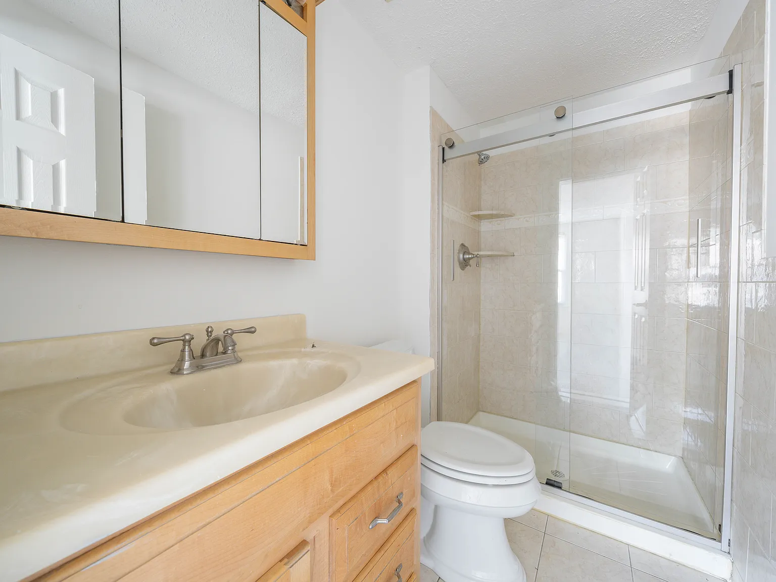 3 bed, 2.5 bath, 1360 sqft, $2,850 — Photo 3