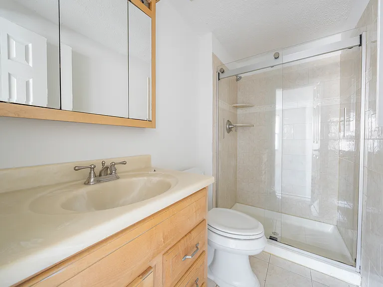 10 Forestview Ct — Photo 3
