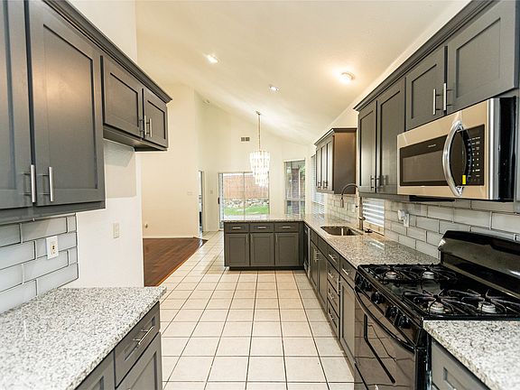 5th image of 9901 Bend Ct