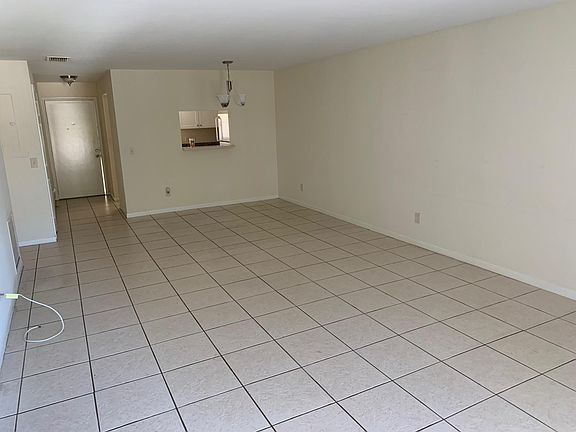 2nd image of 2405 16th Ave #202