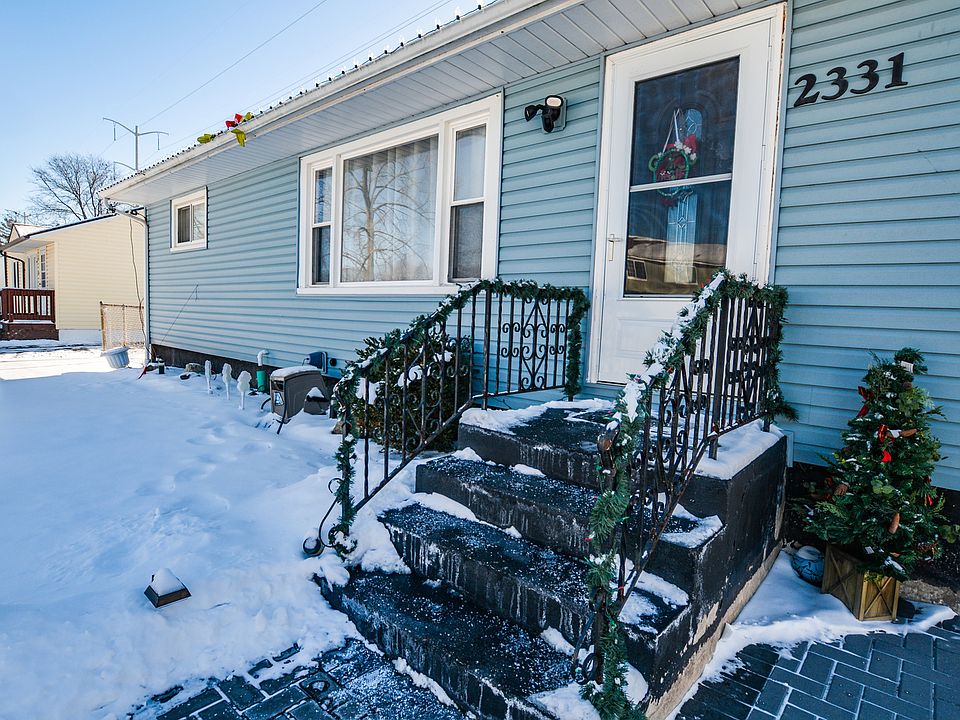2nd image of 2331 W Greenwood Ave