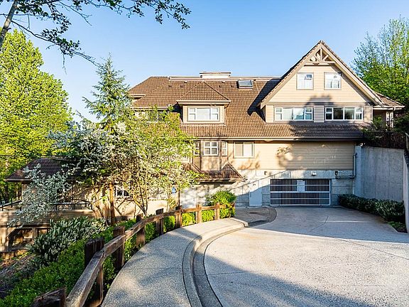 2nd image of 160 Shoreline Cir #303