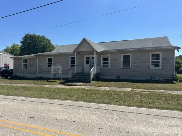 706 Old North Main St, Clover, SC 29710